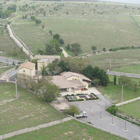 Antica Stazione Hotel Chiaramonte Gulfi Bagian luar foto