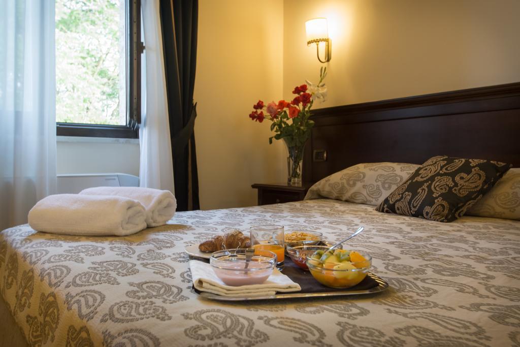 Antica Stazione Hotel Chiaramonte Gulfi Bagian luar foto