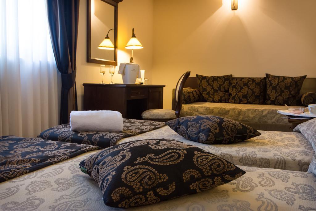 Antica Stazione Hotel Chiaramonte Gulfi Ruang foto