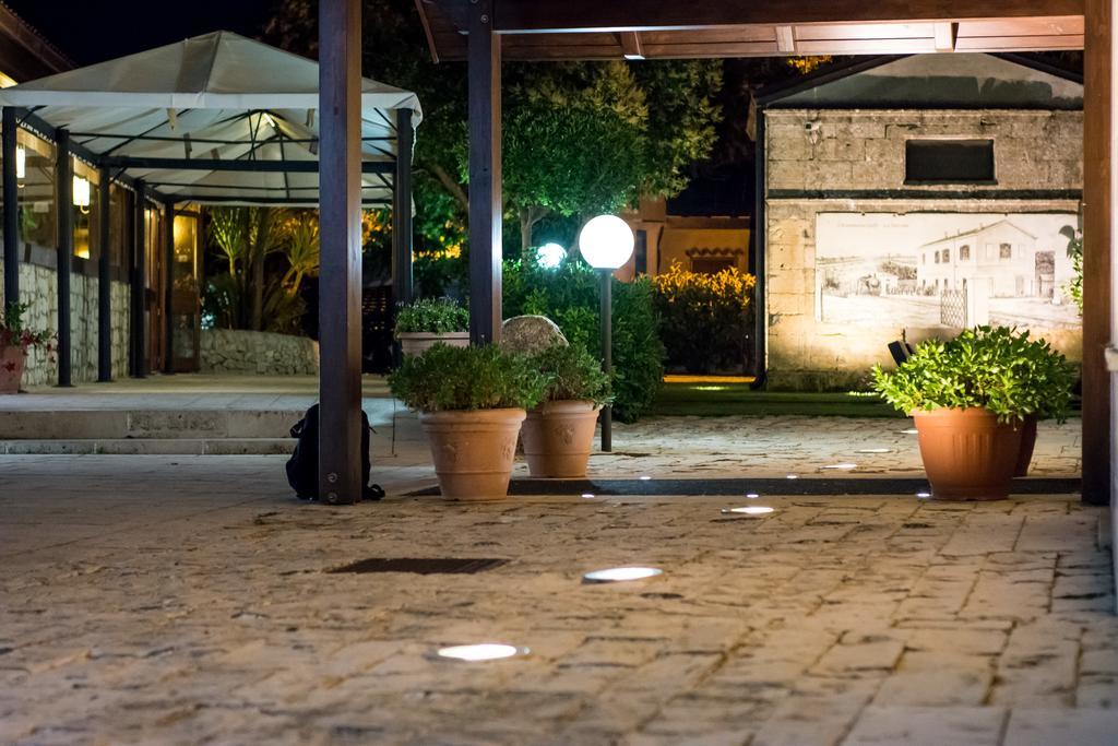 Antica Stazione Hotel Chiaramonte Gulfi Bagian luar foto